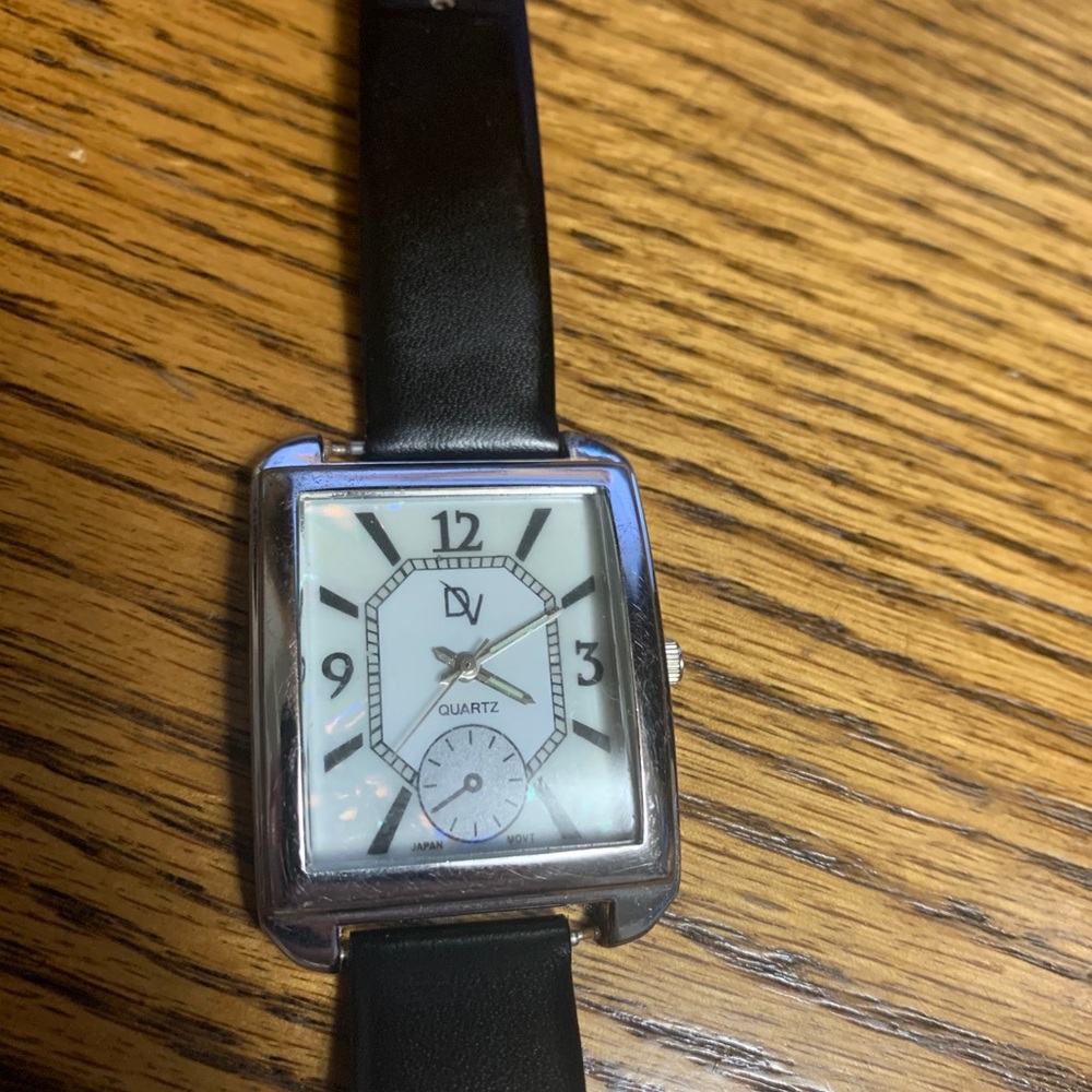 Quartz kenneth cole watch